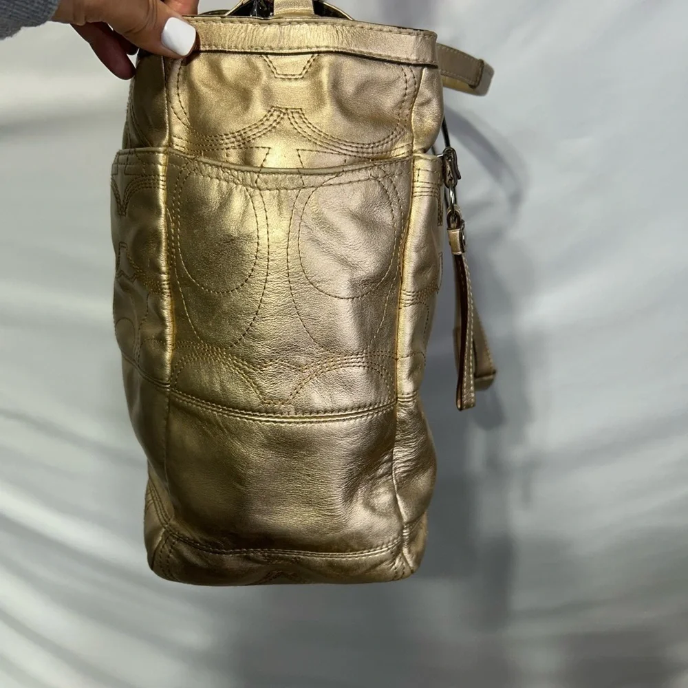 COACH gold oversized diaper bag. Gorgeous. Tons of pockets. Tons of options! - Picture 6 of 12